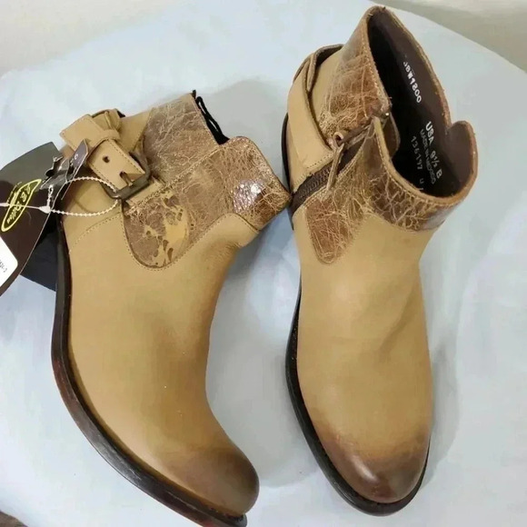 NWT! J.B. Dillion Leather Tan Zipper boots - Picture 5 of 12